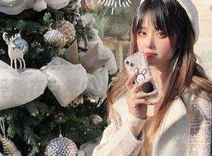 Akisoso秋楚楚女神写真合集：悠然秋意，感受她在自然中流露出的婉约与灵动