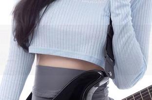 追寻美丽的足迹，Arty亚缇户外写真全集带你领略风景与摄影的完美结合！
