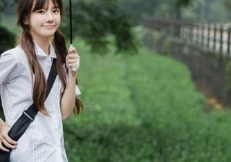 Feilin嗲囡囡 – Misty萌晰裸足图包精选：捕捉生活中的每一个动人瞬间