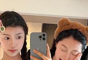 Feilin嗲囡囡 – 分享陈媚儿独特居家写真图库：每张照片都是心灵的寄托