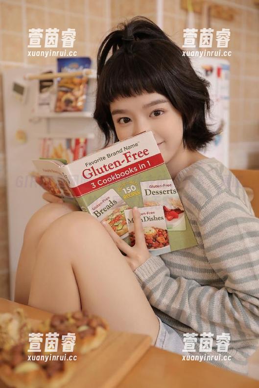 GIRLT果团网 - 在连体衣的衬托下，周晓唯私拍套图展现无穷精彩