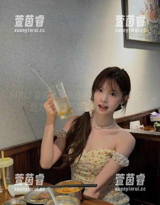 GIRLT果团网-莫雅淇 GIRLT果团网 - 想和莫雅淇一起感受户外魅力?免费下载她的写真吧!