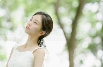 GIRLT果团网 – 精致生活，从蜜桃Q妹儿修女的美图和壁纸开始
