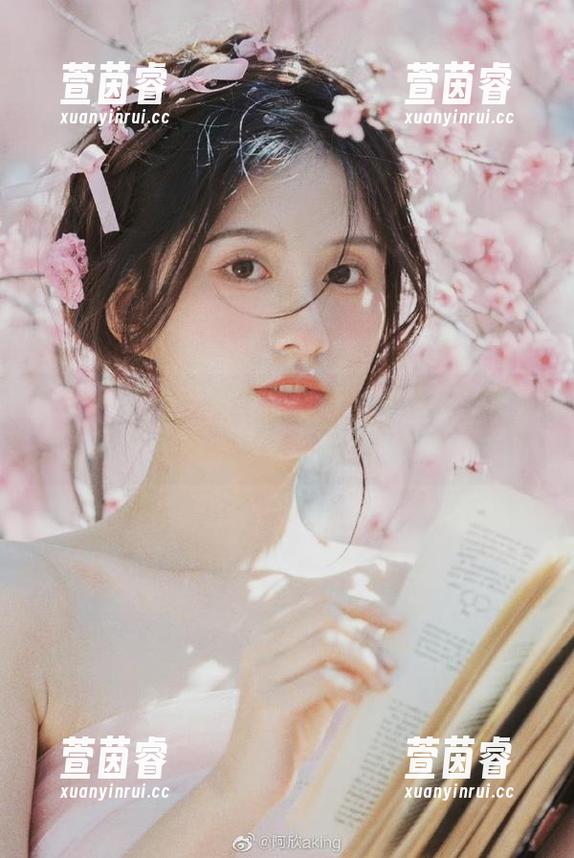 GIRLT果团网-陈雅漫 GIRLT果团网 - 精致办公室写真作品集更新,陈雅漫为你带来职场时尚的新灵感!