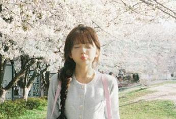 GIRLT果团网 – 看龚玥菲皮衣写真合集，真心觉得她是为寒风而生的！