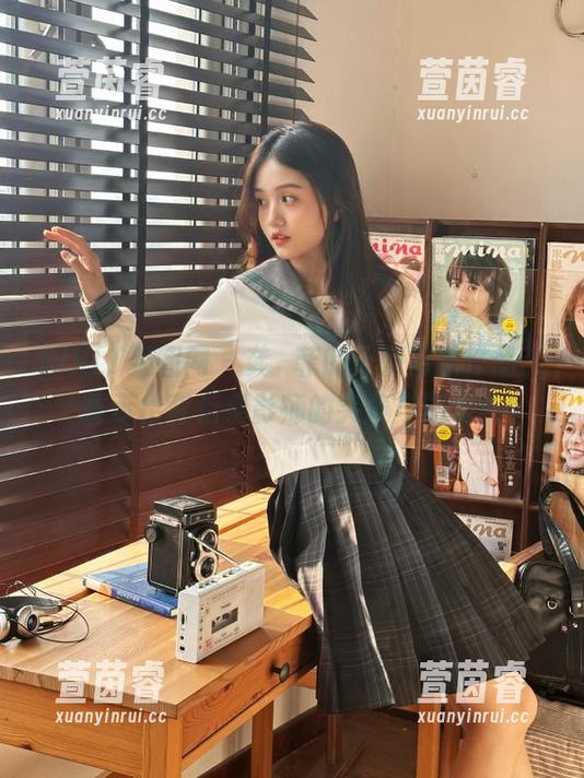GIRLT果团网-龚玥菲 GIRLT果团网 - 龚玥菲的天使写真作品,揭示出背后摄影师的笑声与泪水!