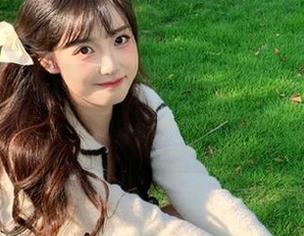 HuaYang花漾 – 自我调侃的“赵惟依coco泳池”美图图包，笑点与美景并存