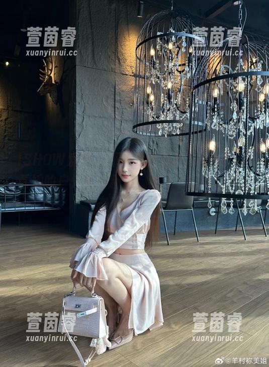 ISHOW爱秀-香流苏Sophi ISHOW爱秀 - 不止是香流苏Sophi,看看她的户外写真精选,图片中的风景和姿态简直太绝!