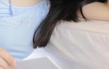 体验可爱与优雅，下载K酱的制服写真集，感受她的魅力无处不在！