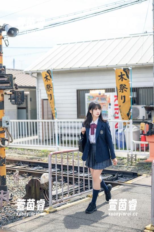 MFStar模范学院-糯美子Mini MFStar模范学院 - 糯美子Mini居家写真:定制私密时刻,展现无尽的温柔魅力