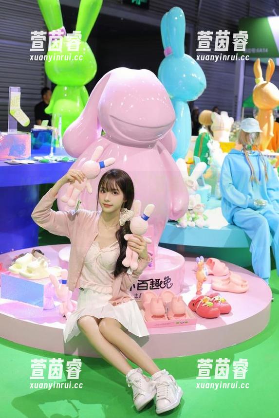 MiiTao蜜桃社-豆瓣酱 MiiTao蜜桃社 - 让“豆瓣酱”带你领略“肉丝”写真集中的魅力,精彩分享尽在其中!