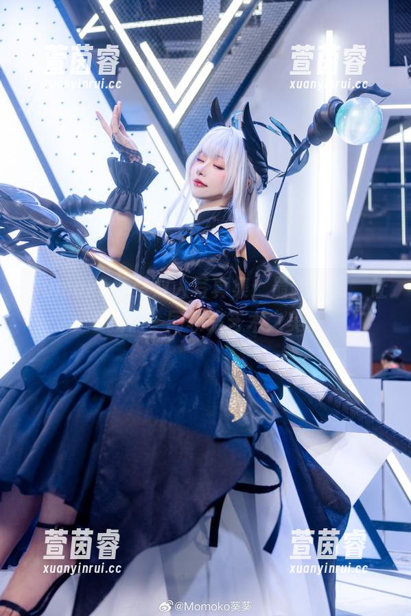 Momoko葵葵双人写真集：最新资源，让我们一同领略艺术之美