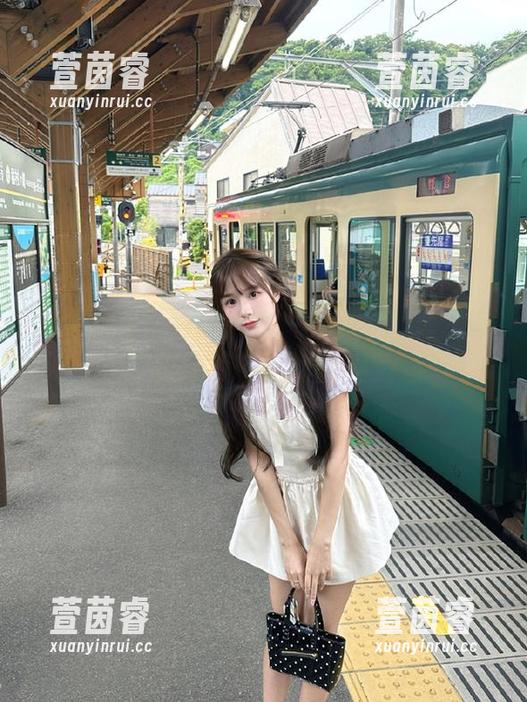 SSA丝社 - 莉莉私拍作品大公开，裸足写真散发无尽的自然美
