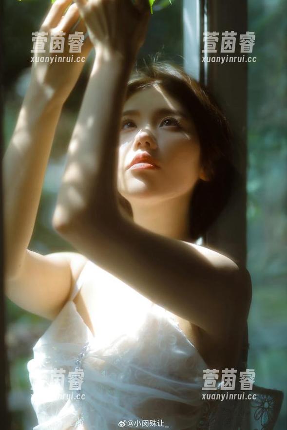 SSA丝社 - 阳阳礼服写真：无圣光中的美图，展现真实之美