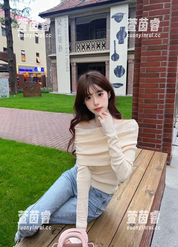 TouTiao头条女神 - 曲佑熙网袜写真图包，免费下载，尽展时尚风采与个性！