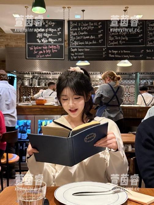 UGirls尤果网 - 聚焦校园生活：布莱尔昆娜的图包作品让你重新审视青春