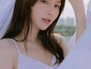 UGirls尤果网 – 欣赏慕羽茜红裙全套作品，感受她的风格与气质