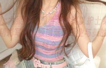 UGirls尤果网 – 观看王轶玲以护士身份呈现的精彩写真，原图展现专业与美的完美结合。