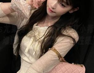 UGirls尤果网 – 不服不行！艾小青比基尼合集，难道这就是新定义的‘性感’吗？