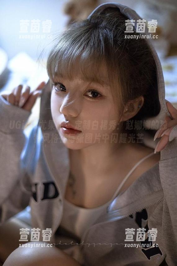 UGirls尤果网-赵娜娜 UGirls尤果网 - 定制白裙秀:赵娜娜的独特风格在每张图片中闪耀光芒