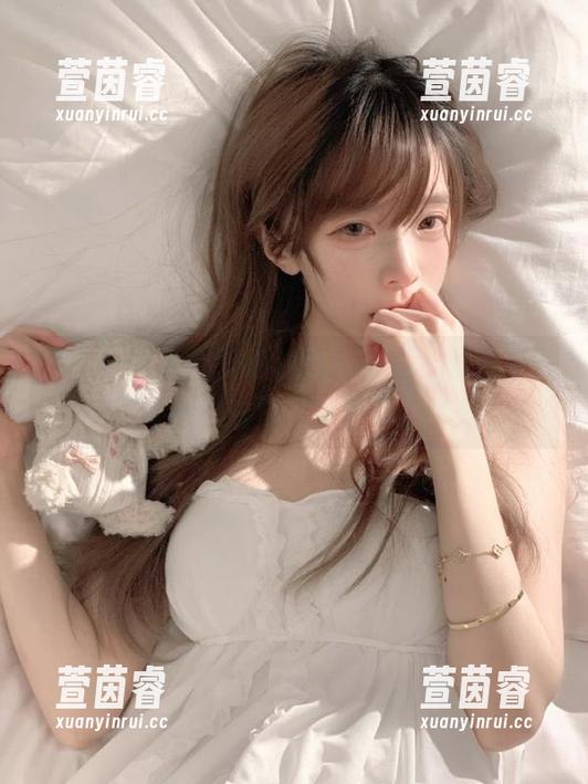 UGirls尤果网 - 透过双人写真，发现黛熙儿与朋友的真挚互动与自然美