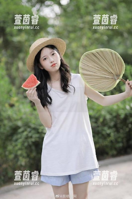 XINGYAN星颜社 - 美图精选大放送，何晨曦与裤里丝探讨穿搭的无限可能