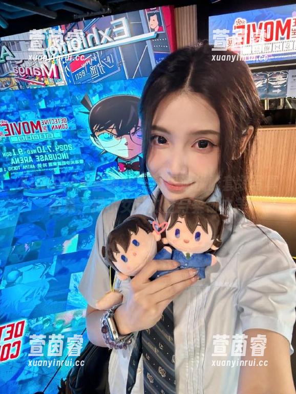 XINGYAN星颜社-潘思沁 XINGYAN星颜社 - 潘思沁优雅套装写真图集,揭示女性力量与柔韧之美