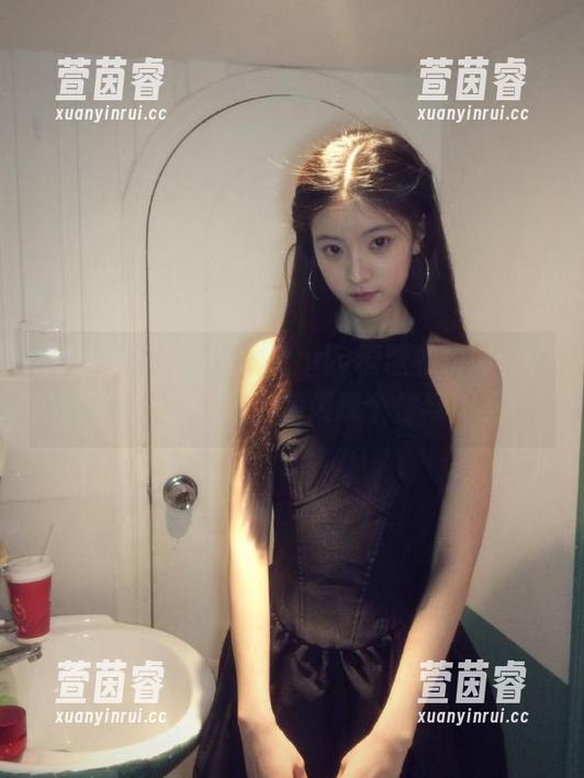 Xiuren秀人网-Candy糖糖 Xiuren秀人网 - Candy糖糖私拍之白衬衫系列,独特合集展现个性与美感