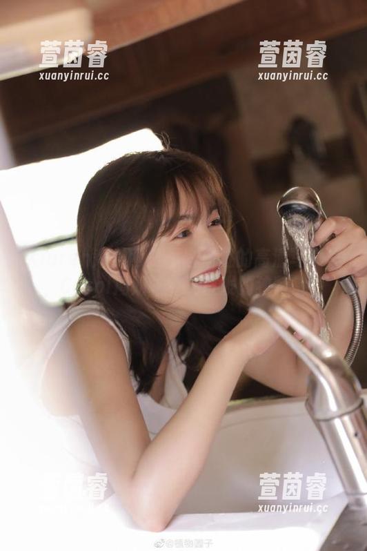 Xiuren秀人网-Carol周妍希 Xiuren秀人网 - 不容错过的高清写真集,Carol周妍希女王散发的独特魅力