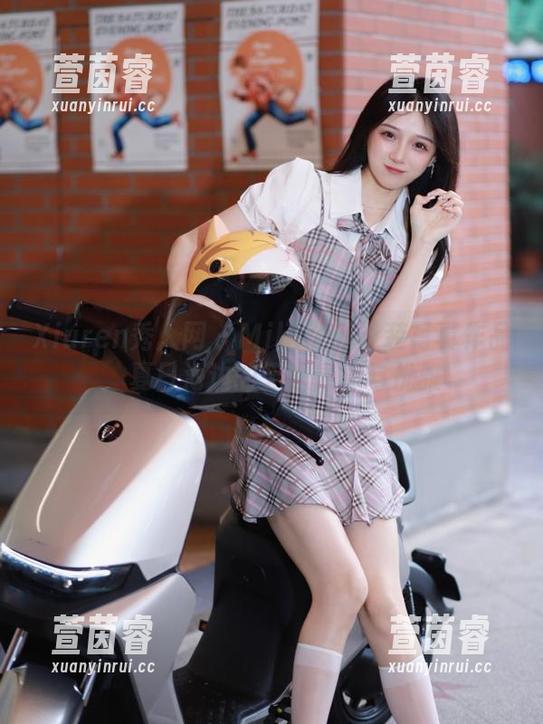 Xiuren秀人网-Milk大萌 Xiuren秀人网 - Milk大萌泳装写真作品,夏日海边的无限青春与优雅