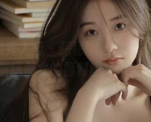 Xiuren秀人网 – 探秘UU阿文的办公室：职场美女的福利图集新体验