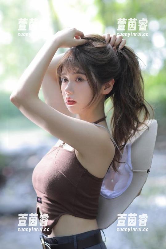 Xiuren秀人网 - 加朵babe校服写真合集更新：清新可爱的校园风格，让你怦然心动