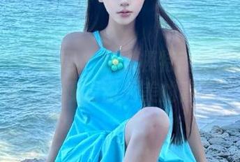 Xiuren秀人网 – 新人模特南初妹妹写真分享，展现清甜秀美的青春风采