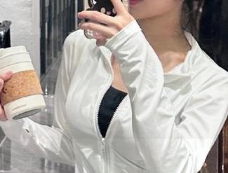 Xiuren秀人网 – 别错过！奶油妹妹带来的万圣节美图图集，尽情享受惊喜与创意的极致碰撞！