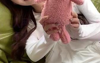 Xiuren秀人网 – 小薯条nienie校园校服作品集，高清展现少女心中的校园梦想