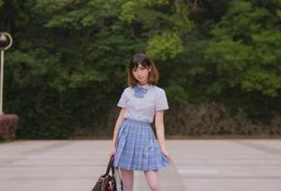 Xiuren秀人网 – 私房风格新玩法：方子萱把女友的作品展演成了一场时尚秀！