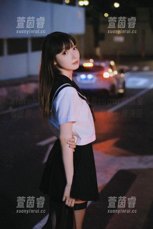 Xiuren秀人网 - 从杨晨晨sugar的教室看世界：下载她的写真集，开启一段美丽的视觉之旅！