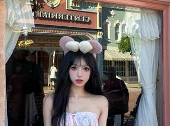 Xiuren秀人网 – 果儿Victoria以女孩之名，观看她的写真作品传递无限魅力