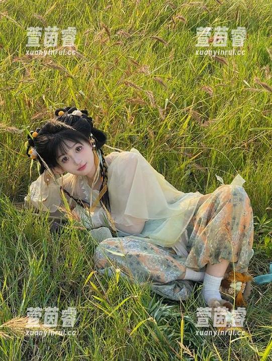 Xiuren秀人网-水水姐 Xiuren秀人网 - 水水姐高清写真盛宴,职业装赋予职场女性的力量与自信