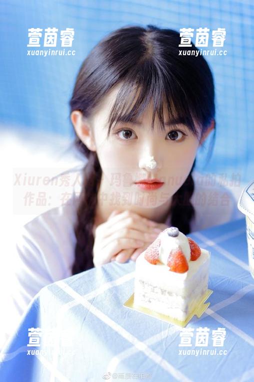 Xiuren秀人网-玛鲁娜Manuela Xiuren秀人网 - 玛鲁娜Manuela的私拍作品:在网袜中找到时尚与大胆的结合