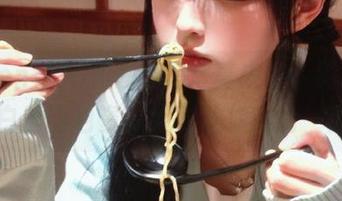 Xiuren秀人网 – 唯美写真来袭，绮里嘉Ula白丝图包资源绝对让你眼前一亮！