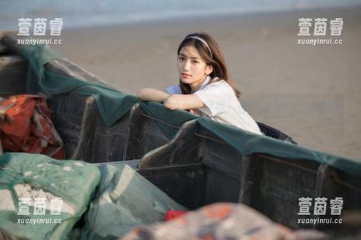 Xiuren秀人网 - 走进苏曼兮的女神世界：你从未见过的写真图集奇幻旅程