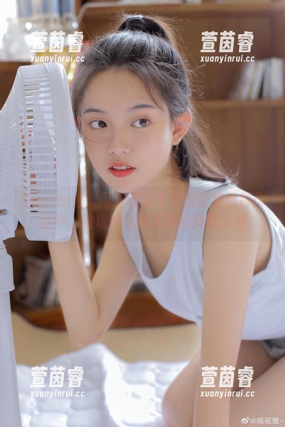 Xiuren秀人网-谢小葱 Xiuren秀人网 - 在谢小葱的长腿福利作品中,发现她与众不同的美丽视角