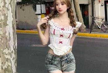 Xiuren秀人网 – 高清甜心写真，陈芊儿用镜头捕捉生活中的每一份甜美