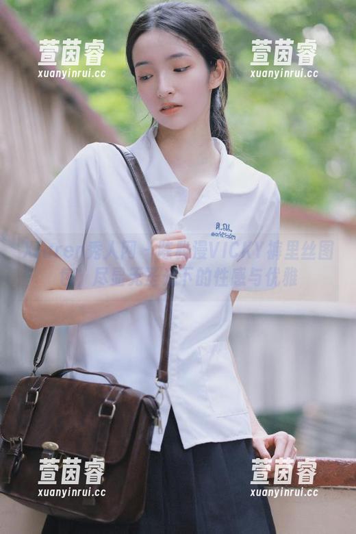 Xiuren秀人网-陈雅漫VICKY Xiuren秀人网 - 陈雅漫VICKY裤里丝图包,尽显无圣光下的性感与优雅