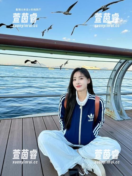 YouMi尤蜜荟 - 观看“小海臀Rena”的粉色作品，领略青春与时尚的完美结合！
