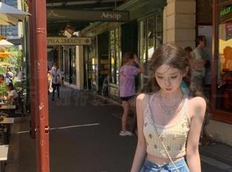 YouMi尤蜜荟 – 是小逗逗毛衣写真作品精彩展示，独特资源温暖你的每一天
