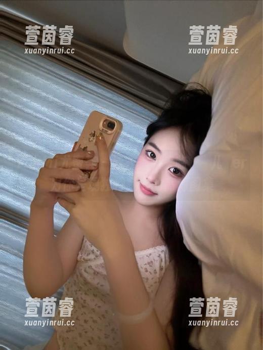YouMi尤蜜荟 - 泳衣季节来临，玥儿玥er为你呈现独特魅力的高清图集