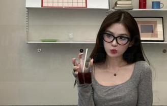 YouWu尤物馆 – 陆萱萱Cecilia水手服写真大放送，快来免费下载精美作品！