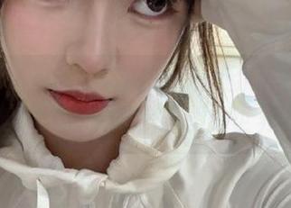 beautyleg – 与Aries一起欣赏礼服写真集，畅游在精美原图的世界里！